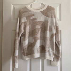 Off white camo Sweater